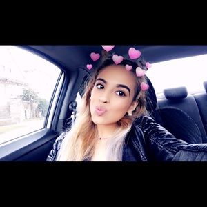 Meet your Posher, Lesly